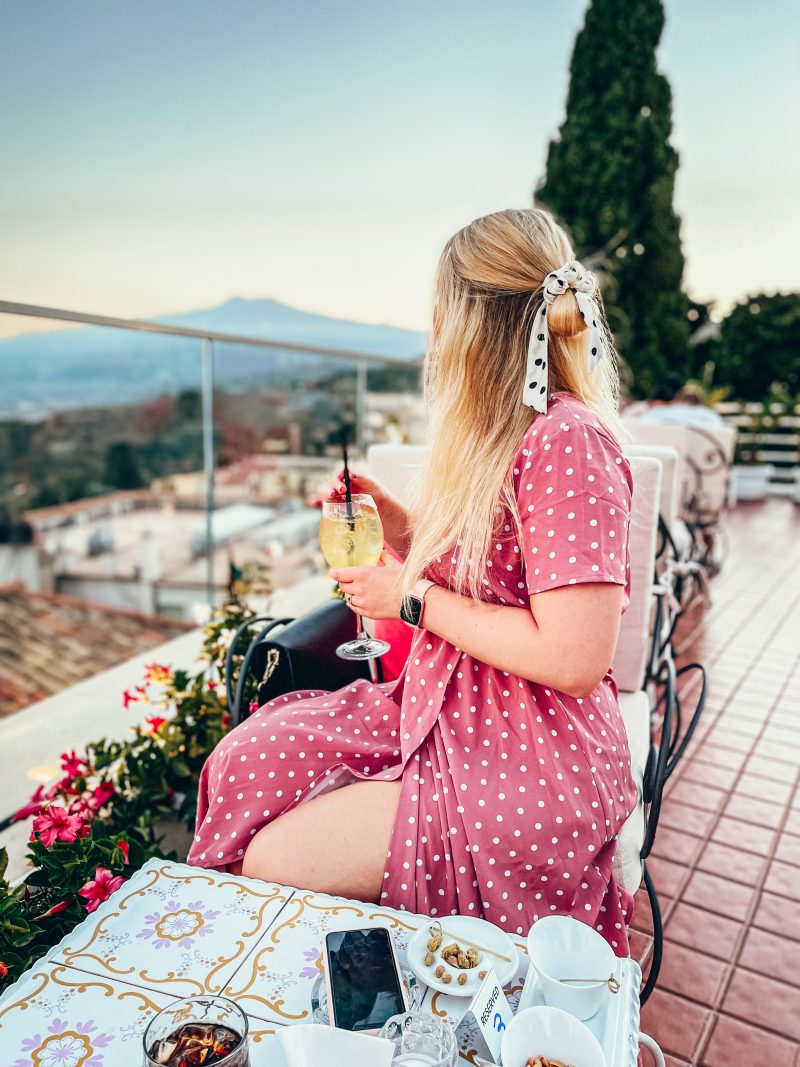 Taormina – co warto zobaczyć? Przewodnik po najpiękniejszym miejscu na Sycylii – atrakcje, ceny, jedzenie
